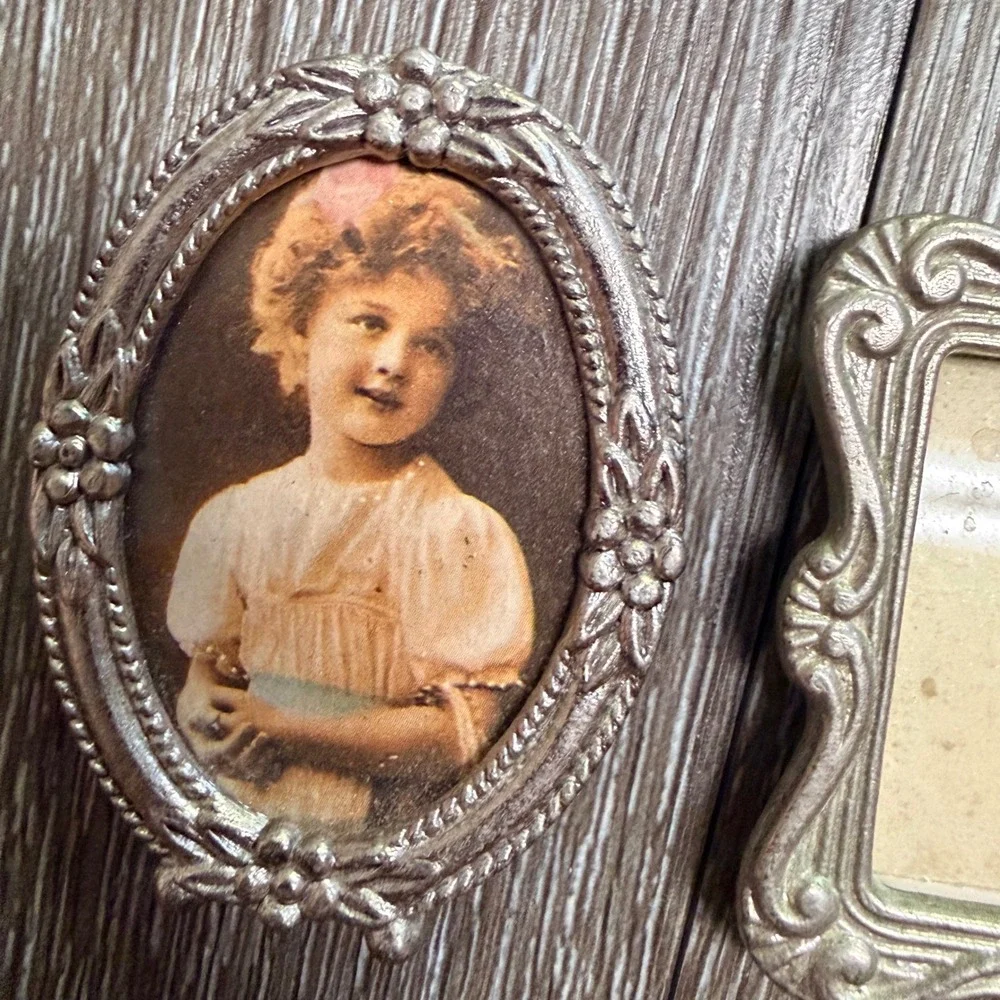 Vintage Miniature Silver Metal Picture Frame Set Victorian Style Dollhouse 3pc